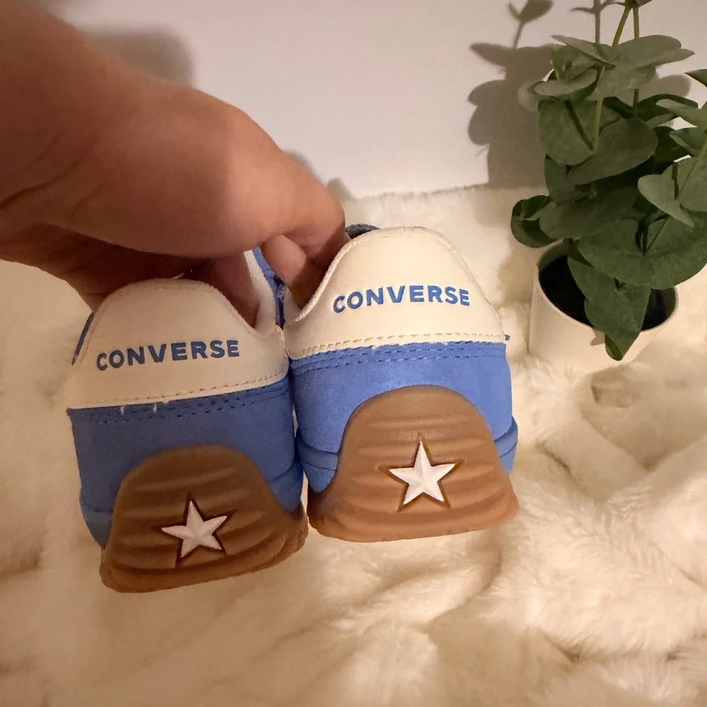Converse Light Blue Sneakers with Brown Sole  Women’s Size 7 (23.5cm)